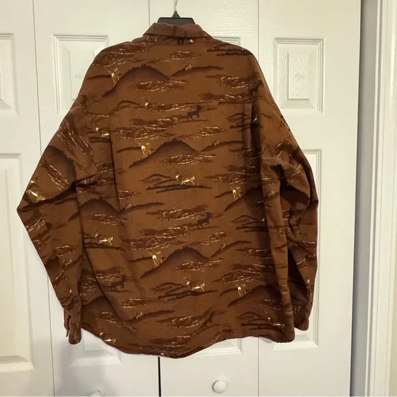 Columbia River Lodge Deer Jacket – XXL - Picture 5 of 10